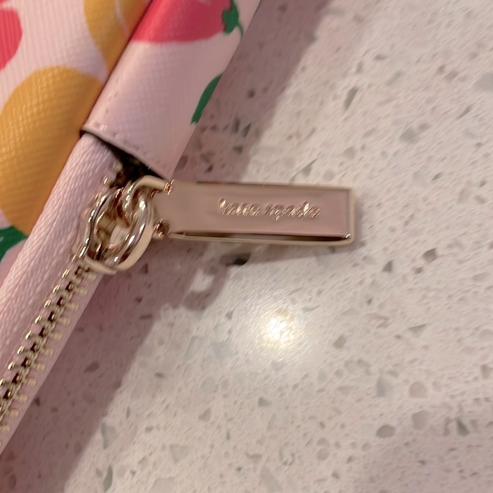 NIP♠️ Kate Spade ♠️ Strawberry Garden Universal Laptop Sleeve ♠️ - Picture 7 of 7